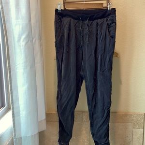 Lululemon joggers lightweight dance studio
